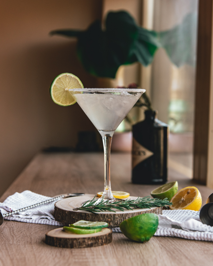Martini se priprema s votkom ili ginom